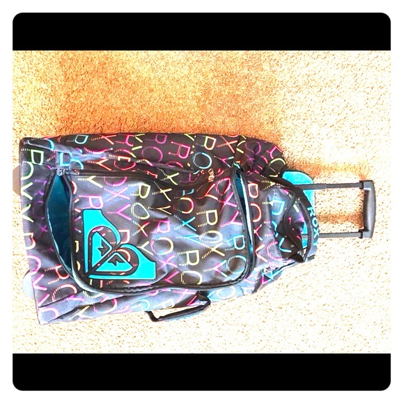 roxy duffle bag with wheels